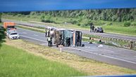 U stravičnoj nesreći na auto-putu poginule dve žene: Poznato kako je došlo do tragedije, uhapšena dva vozača