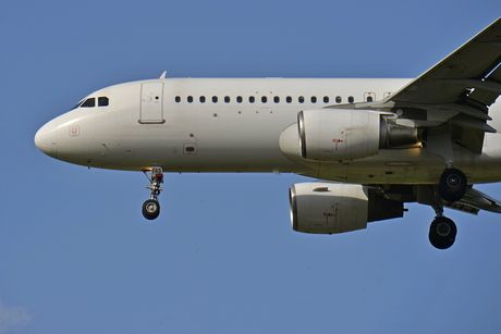 Airbus A320 beli neutral Airbus A320 beli neutral