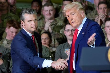 Pit Hegset i Donald Tramp Pit Hegset i Donald Tramp
