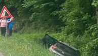 Težak udes u Ovčar Banji: Automobil sleteo sa puta, stvaraju se gužve