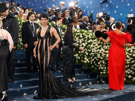 Hale Beri, Met Gala 2025 Hale Beri, Met Gala 2025
