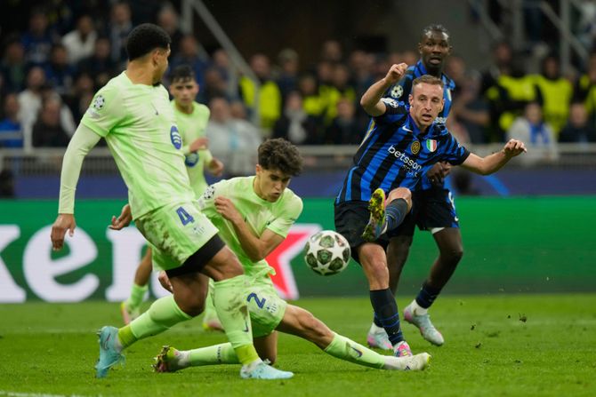 FK Inter, FK Barselona FK Inter, FK Barselona
