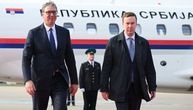 Vučićev avion sleteo u Moskvu: Na aerodromu priređen doček sa gardom za predsednika Srbije