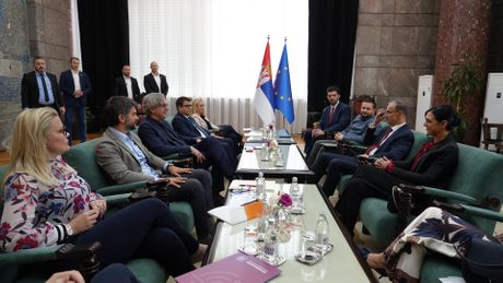 Čadež i Macut dijalog privrede i države ključ stabilnog poslovanja Čadež i Macut dijalog privrede i države ključ stabilnog poslovanja