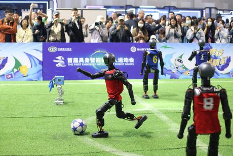Kina , humanoidni roboti, fudbal Kina , humanoidni roboti, fudbal