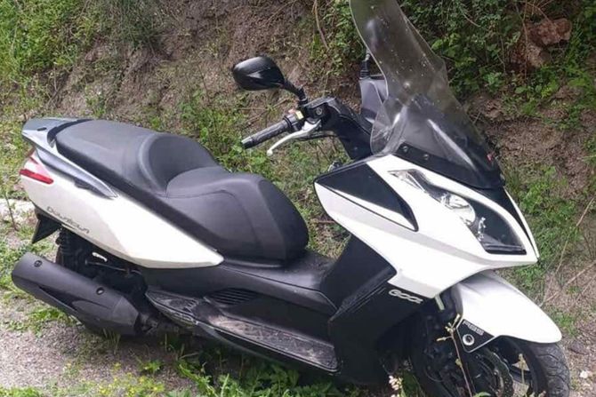 Policija u Budvi pronašla motor pripremljen za korišćenje u izvršenju teškog krivičnog dela Policija u Budvi pronašla motor pripremljen za korišćenje u izvršenju teškog krivičnog dela