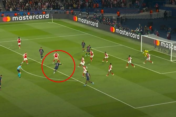 Fabijan Ruiz, gol, PSŽ - Arsenal Fabijan Ruiz, gol, PSŽ - Arsenal