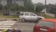 Detalji teške nesreće kod Smedereva: Auto prepolovljen, poginuo suvozač