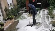 Zabelela se Srbija: Pogledajte kako lopatom za sneg čiste grad u ovom mestu