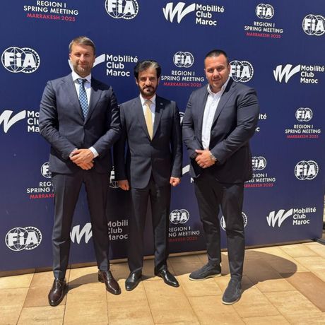 Milan Nikolić (AMSS), Muhamed Ben Sulajem (FIA) i Dejan Stojić (AMSS); Izvor fotografije AMSS Milan Nikolić (AMSS), Muhamed Ben Sulajem (FIA) i Dejan Stojić (AMSS); Izvor fotografije AMSS