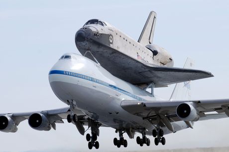 Boing 747 i Space Shuttle