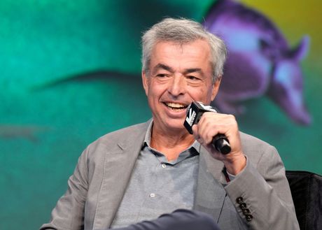 Edi Kju, Eddy Cue Edi Kju, Eddy Cue