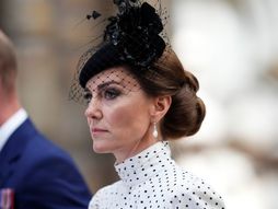 Kejt Midlton haljina na tufne