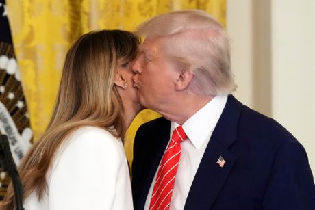 Melanija Tramp, Donald Tranp, Melanija i Donald, poljubav Melanije i Donalda Melanija Tramp, Donald Tranp, Melanija i Donald, poljubav Melanije i Donalda