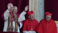Hrvatski kadinal Vinko Puljić na balkonu Vatikana, stajao pored pape tokom govora "Urbi et orbi"