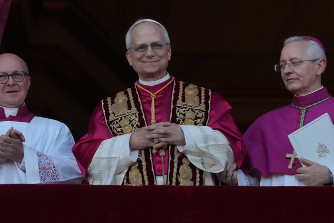 Vatikan novi papa Leo Leone XIV vernici Vatikan novi papa Leo Leone XIV vernici