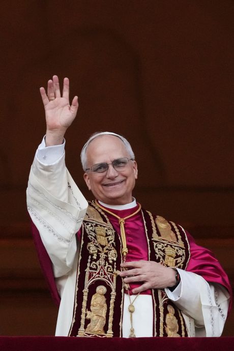 Vatikan novi papa Leo Leone XIV vernici Vatikan novi papa Leo Leone XIV vernici