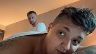 Marija Šerifović se skinula i usnimila sve, muškarac je prekrio malenim peškirićem: Uživa za sve pare u hotelu