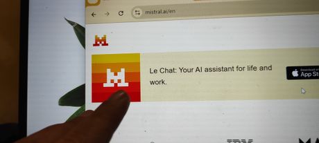 Mistral AI, Le chat Mistral AI, Le chat