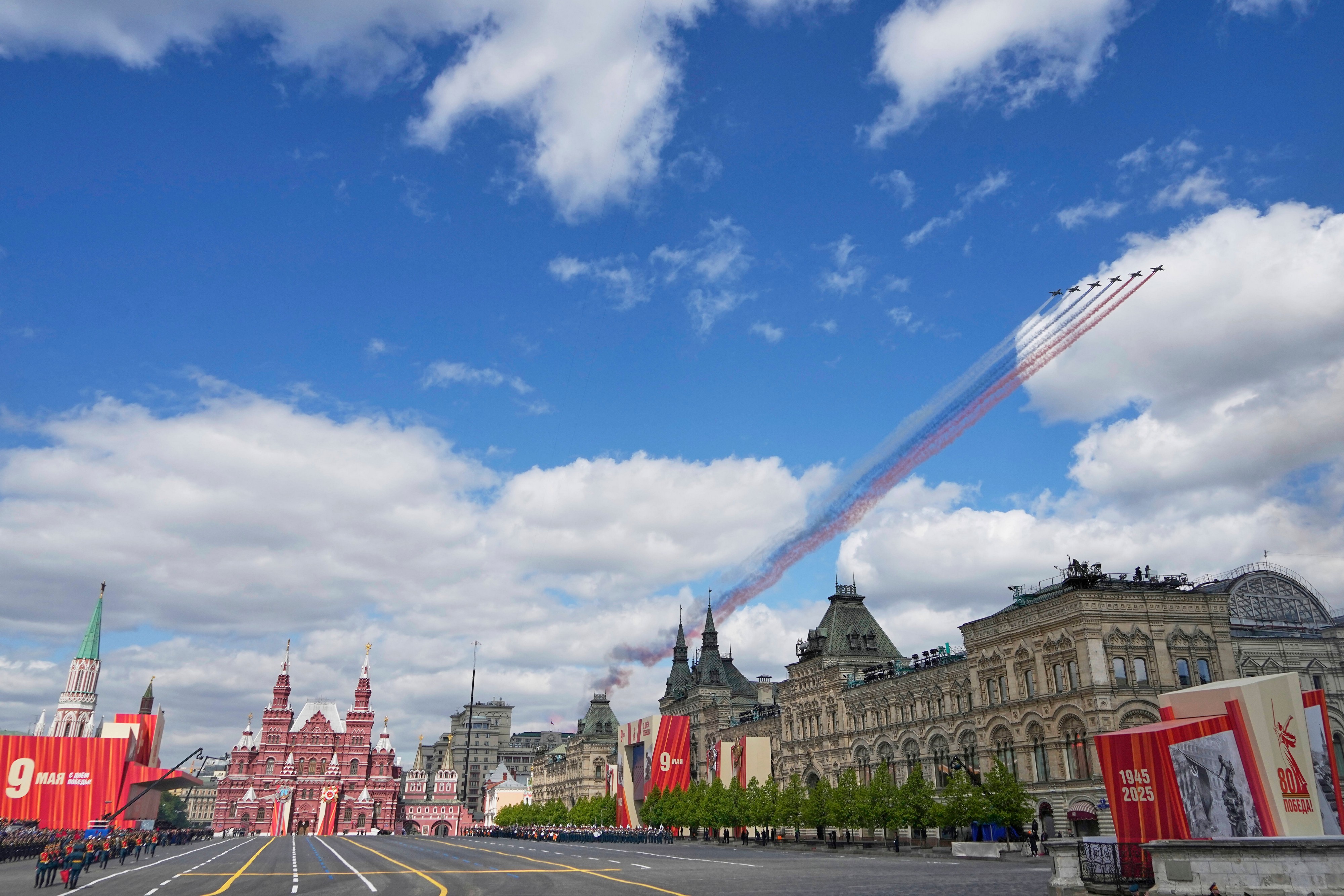 Vojna parada u Moskvi 9. maja će biti MNOGO drugačija nego sve prethodne: Peskov otkrio i zašto