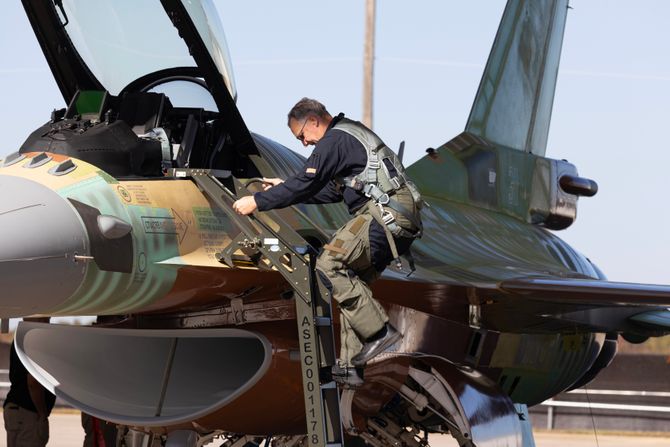 F-16 Block 70 F-16 Block 70