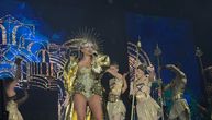 Na zlatnom tronu! Milica Pavlović počela koncert u Sarajevu, publika ne zna gde pre da gleda