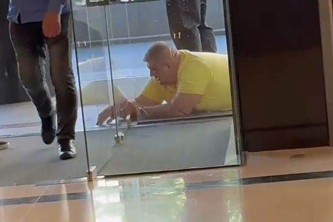 Saša Mirković hype tuca Saša Mirković hype tuca