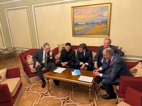 Emanuel Makron Volodimir Zelenski Fridrih Merc Emanuel Makron Volodimir Zelenski Fridrih Merc