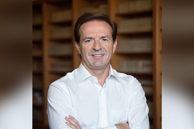 Bogoljub Karić Bogoljub Karić