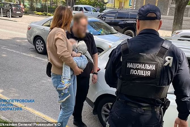 Ukrajina Dnjepar majka pokušala da proda dete Ukrajina Dnjepar majka pokušala da proda dete