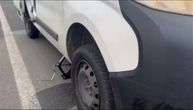Drama kod mosta na Adi: Ogroman kamen nasred kolovoza, 4 automobila pocepala gume, neko je mogao da strada!