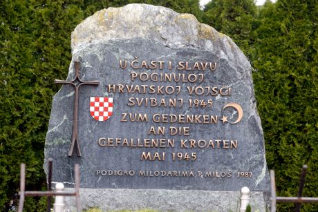 Spomenik u Blajburgu Spomenik u Blajburgu