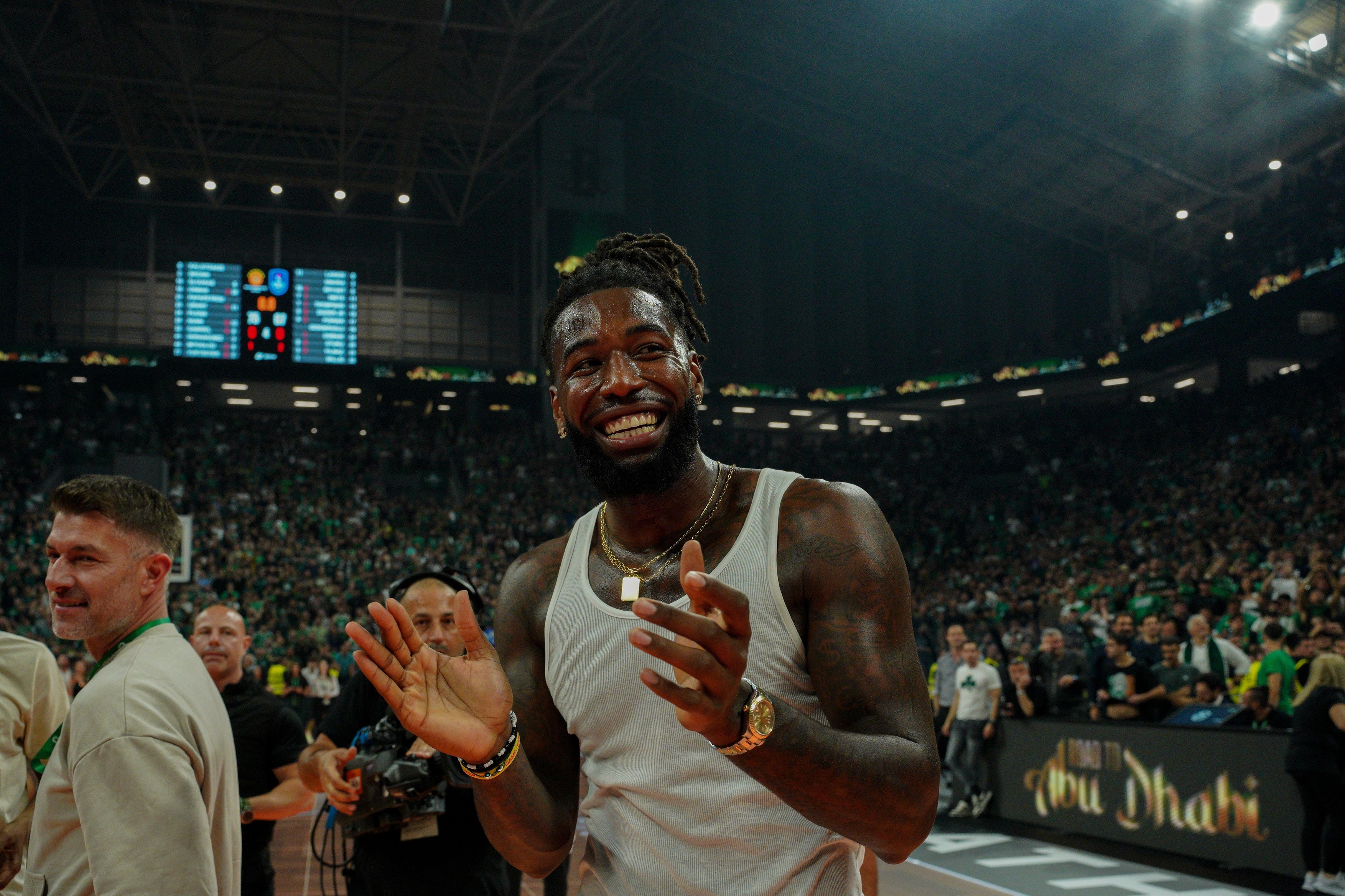 Suspendovan Matijas Lesor! Bivši košarkaš Partizana drakonski kažnjen zbog cepanja dresa protivniku