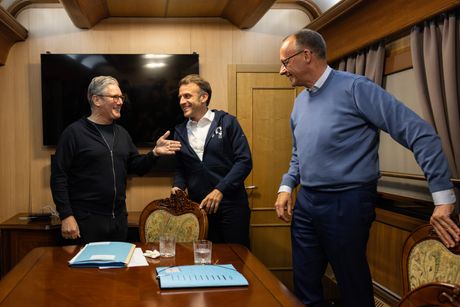 Kijev, Ukrajina, Premijer Kir Starmer, Emanuel Makron francuski predsednik, Fridrih Merc nemački kancelar Kijev, Ukrajina, Premijer Kir Starmer, Emanuel Makron francuski predsednik, Fridrih Merc nemački kancelar