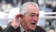 Robert de Niro stigao u Kan, a i ona sa njim: Skoro duplo mlađa devojka razočarala izgledom