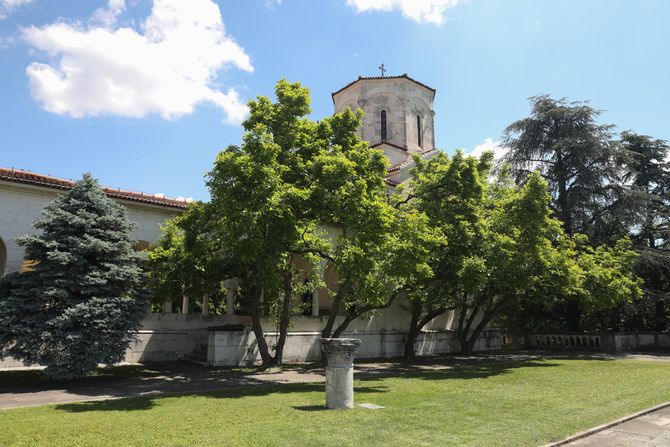 Beli Dvor, Turistička tura Beli Dvor, Turistička tura