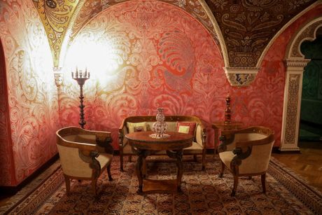 Beli Dvor, Turistička tura