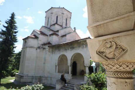 Beli Dvor, Turistička tura