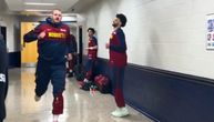 Nikola Jokić ili Jusein Bolt? Srpski košarkaš pravio šou u hodniku pred peti meč sa Oklahomom