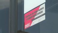 Slučaj "Veliki brat" u autobusima: Nalepnice pokrenule vanrednu inspekciju, ko ima pravo da snima i sluša?