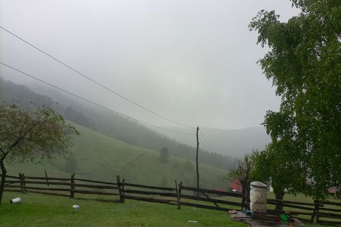 Zlatar, sneg u maju, šoferšajbna Zlatar, sneg u maju, šoferšajbna