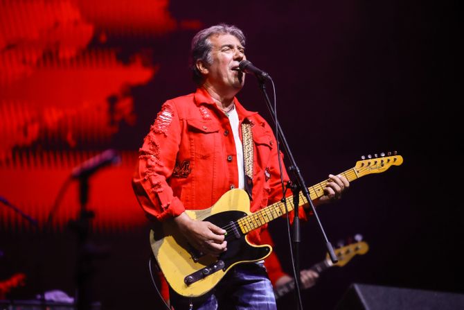 Veliki koncert Kikija Lesendrića i Pilota u mts Dvoran Veliki koncert Kikija Lesendrića i Pilota u mts Dvoran
