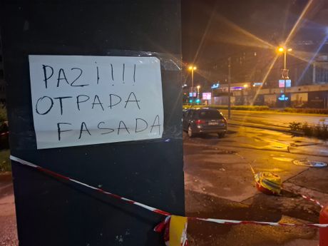 Bulevar Zorana Đinđića, pala fasada, obrušila se fasada, olujni vetar Bulevar Zorana Đinđića, pala fasada, obrušila se fasada, olujni vetar