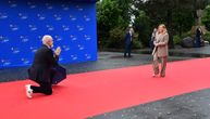 Na kolenima pred Meloni – Rama u modnoj interpretaciji diplomatije