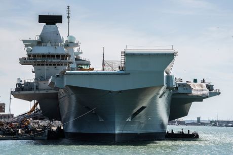 HMS Queen Elisabeth HMS Queen Elisabeth