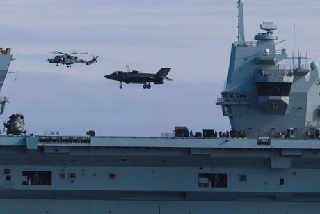 HMS Queen Elisabeth HMS Queen Elisabeth