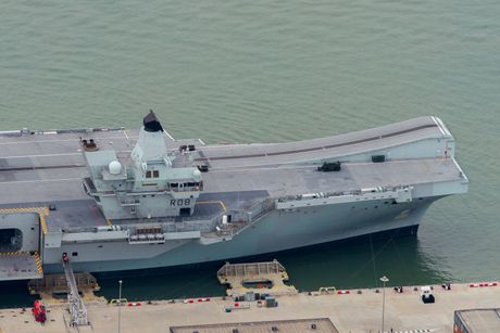 HMS Queen Elisabeth HMS Queen Elisabeth
