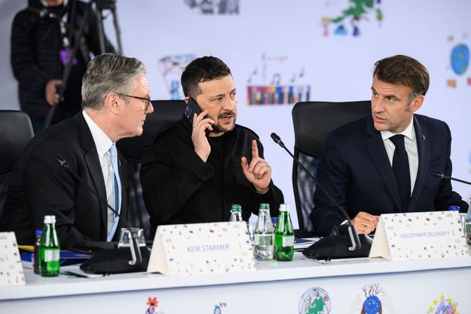 Kir Starmer, Volodimir Zelenski i Emanuel Makron Kir Starmer, Volodimir Zelenski i Emanuel Makron