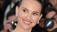Haljina zvana "riblja krljušt" vredna miliona: Natali Portman zasenila sve u Kanu u modelu starom 74 godine