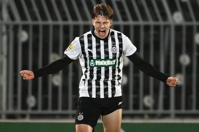 Ognjen Ugrešić - FK Partizan Ognjen Ugrešić - FK Partizan
